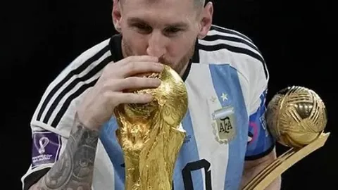 [热议]萨拉赫本季状态卓越；金球奖梦？英超欧冠双冠为王，热议40余条！